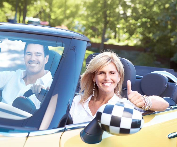 pareja madura en un desapotable